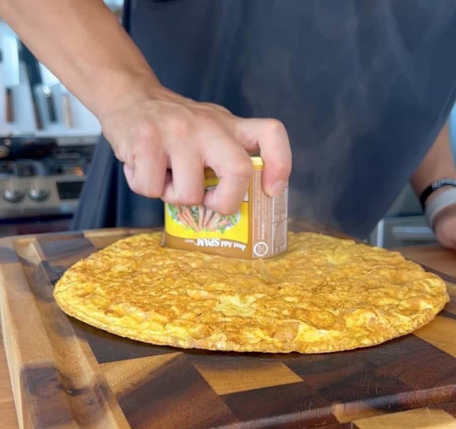 step 4 spam musubi cutting eggs